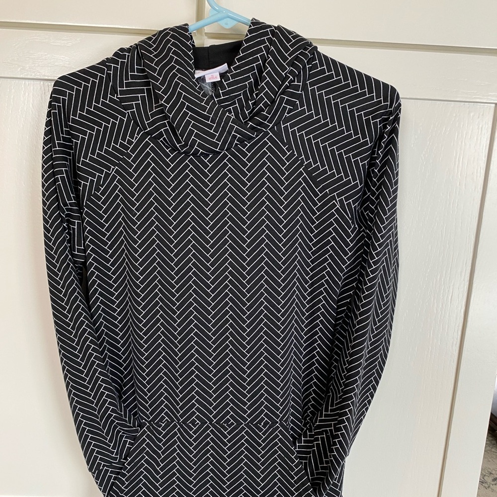 Black & White geometric design LulaRoe Amber Hoodie